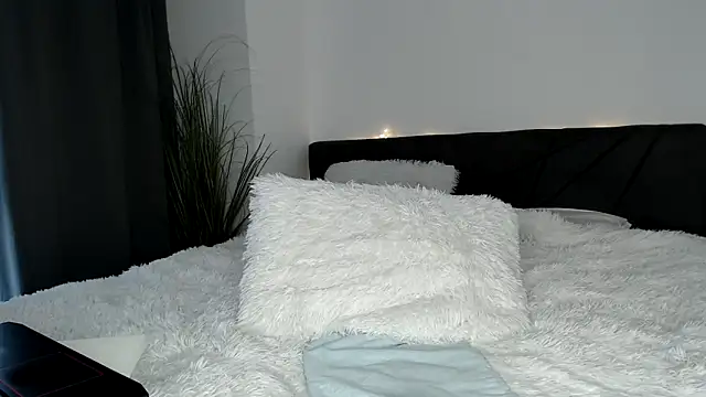 Snapshot of ElizabethAC chatting on November 19, 2025, 8:14 am ElizabethAC online show from November 19, 2025, 8:14 am