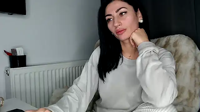 Snapshot of ElizabethAC chatting on December 1, 2025, 4:28 am ElizabethAC online show from December 1, 2025, 4:28 am