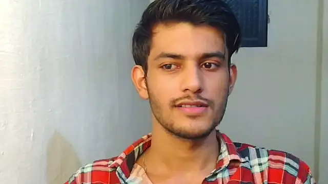 kingkartik7 online show from November 2, 2025, 4:53 pm