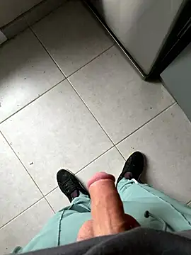 louiv93000 online show from January 8, 2026, 8:16 am