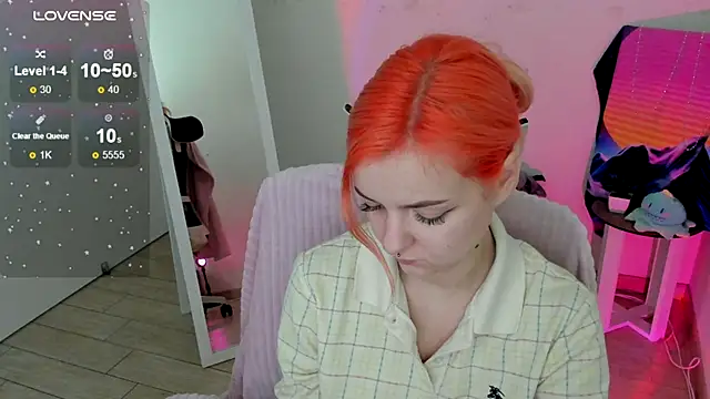 Fire Bestie online show from September 28, 2025, 12:32 pm