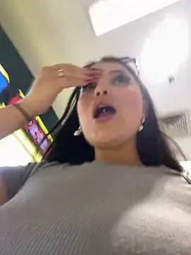 Chloe  Moon online show from March 9, 2025, 12:31 pm