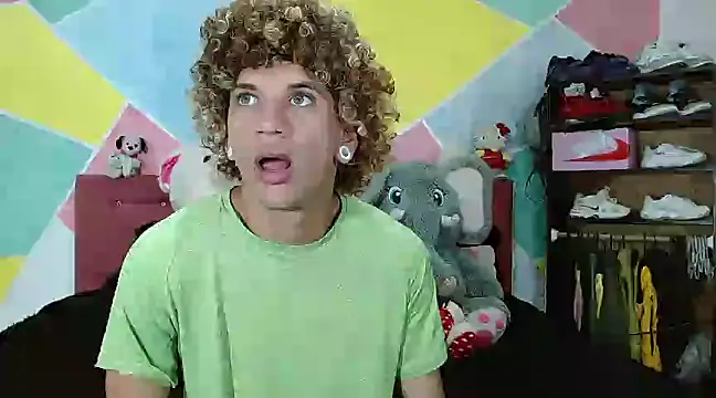 Snapshot of tylor_boy chatting on January 8, 2025, 6:09 pm tylor boy online show from January 8, 2025, 6:09 pm