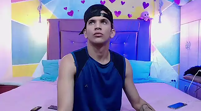 Snapshot of tylor_boy chatting on March 19, 2025, 3:41 am tylor boy online show from March 19, 2025, 3:41 am