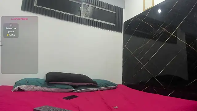 Analiasmith89 online show from December 21, 2025, 3:35 am