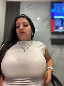 Snapshot of Milff_parkerrr chatting on July 2, 2026, 3:23 am Milff parkerrr online show from July 2, 2026, 3:23 am