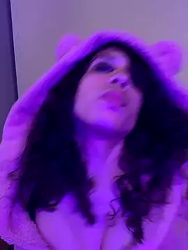 PeacockGoddess online show from September 17, 2025, 11:50 pm