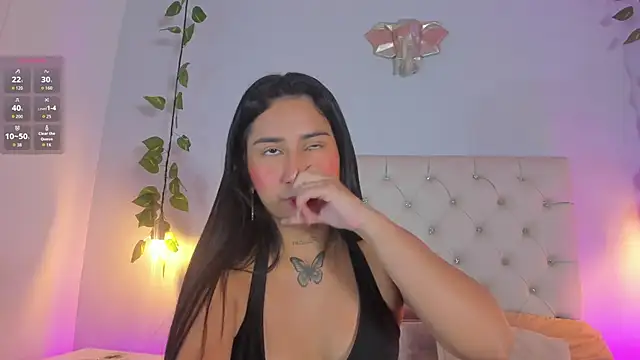 Isabella Flowers online show from December 2, 2025, 7:53 pm