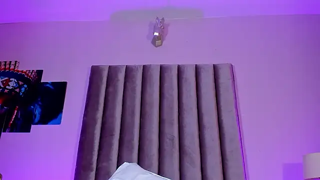 Isabella Flowers online show from March 21, 2026, 9:03 am