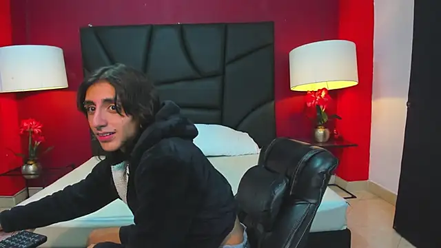 Matthew Dixonn online show from January 5, 2025, 3:53 am