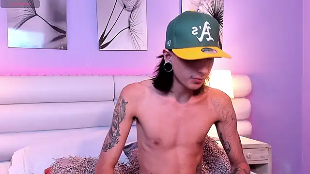 Matthew Dixonn online show from January 27, 2025, 9:33 pm