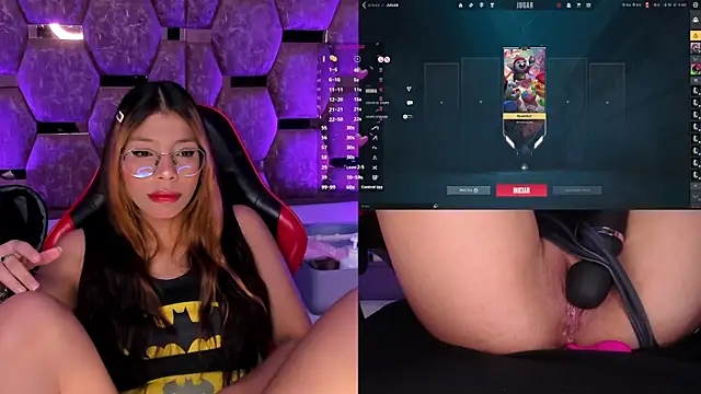 LunaAridi online show from April 12, 2026, 10:15 pm