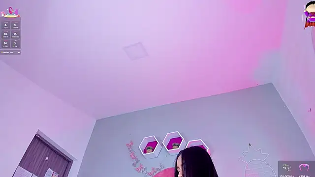 StefanyWilliams  online show from February 8, 2025, 5:40 am