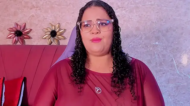 juli 2tyes online show from November 12, 2025, 3:51 am