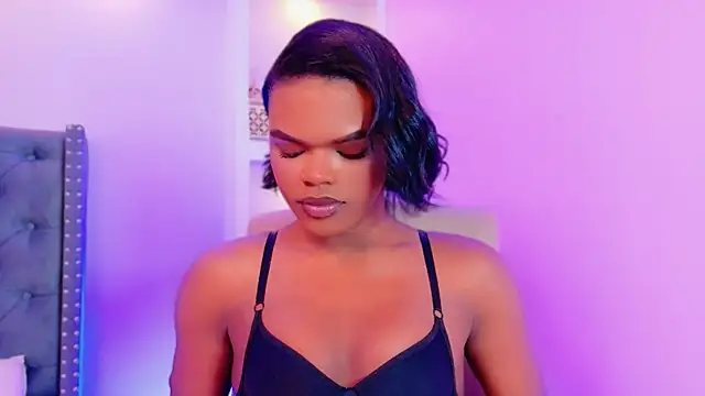 CamiEstrada online show from September 16, 2025, 12:06 pm