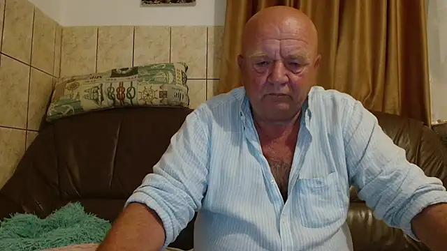 fullballs6 online show from September 10, 2025, 2:11 am