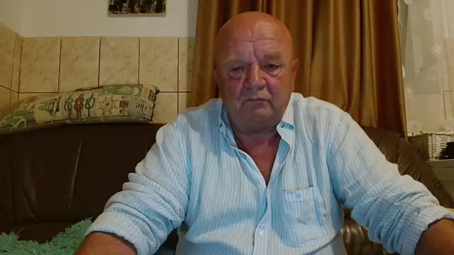 fullballs6 online show from September 18, 2025, 1:51 am