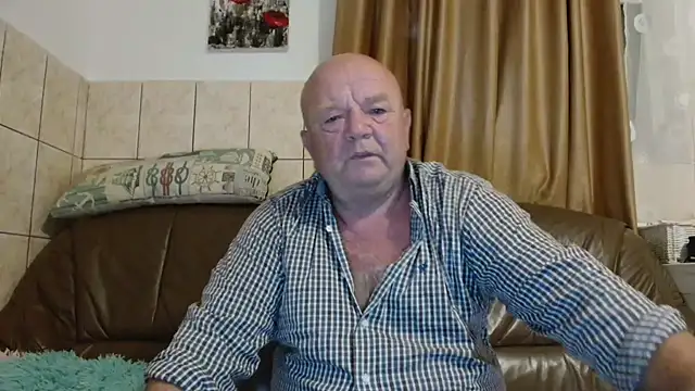 fullballs6 online show from September 19, 2025, 2:13 am