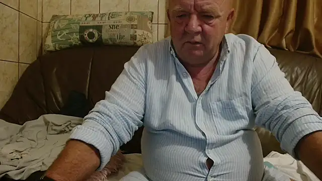 fullballs6 online show from October 14, 2025, 2:23 am