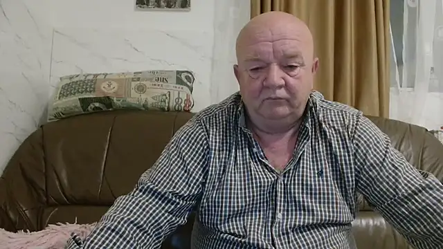 fullballs6 online show from October 29, 2025, 3:53 am