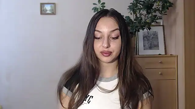 courtneyPerfect online show from January 15, 2025, 11:53 am