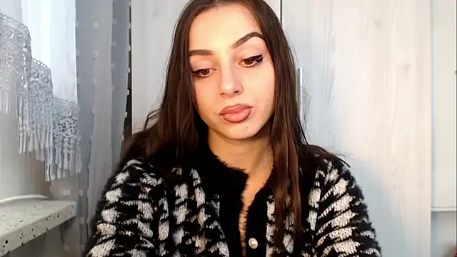 courtneyPerfect online show from April 16, 2026, 7:20 am