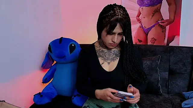 TinnaDawsom online show from February 13, 2025, 11:47 pm