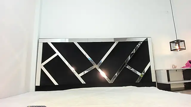 Ambber moon online show from February 7, 2025, 3:34 am