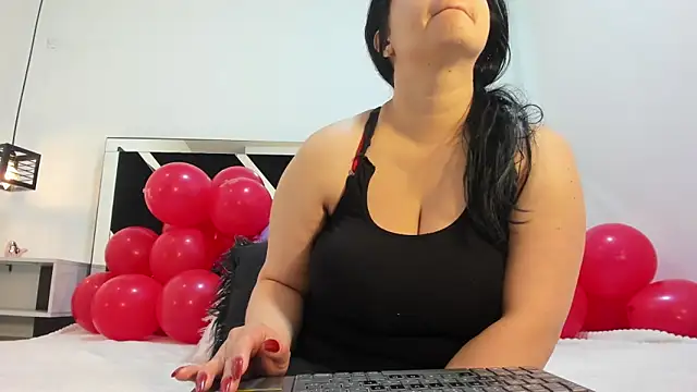 Ambber moon online show from February 19, 2025, 3:50 am