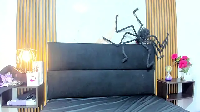 Ambber moon online show from October 17, 2025, 2:15 am