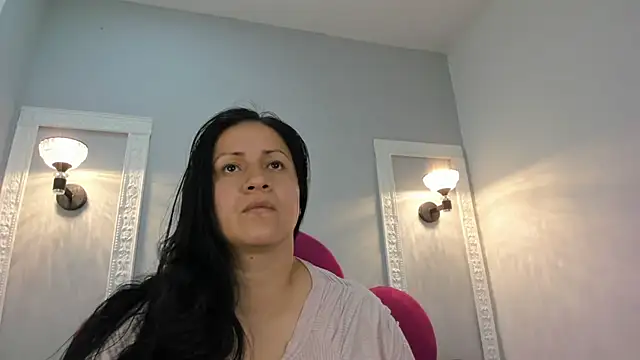 Ambber moon online show from October 30, 2025, 4:36 am