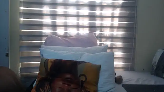 Snapshot of Foxybrownxx1 chatting on July 19, 2026, 6:50 am Foxybrownxx1 online show from July 19, 2026, 6:50 am
