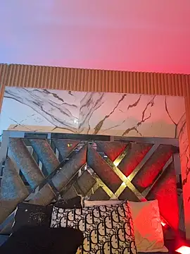 LylaLee111 online show from April 21, 2026, 1:50 pm