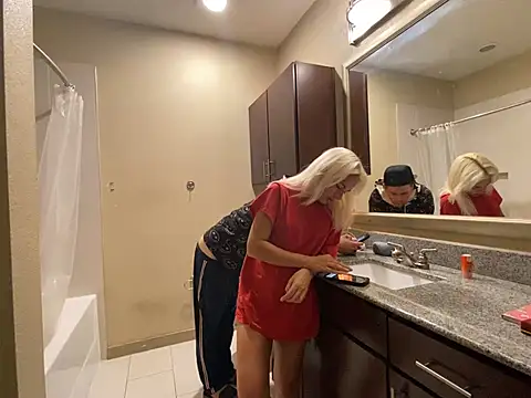 girlfriendmissy online show from March 20, 2025, 10:40 pm