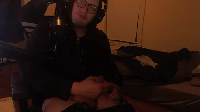 chicostick413 online show from September 10, 2025, 3:06 am