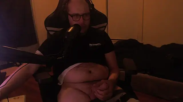 chicostick413 online show from September 18, 2025, 2:35 am