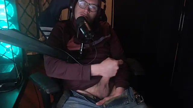 chicostick413 online show from April 23, 2026, 11:51 pm