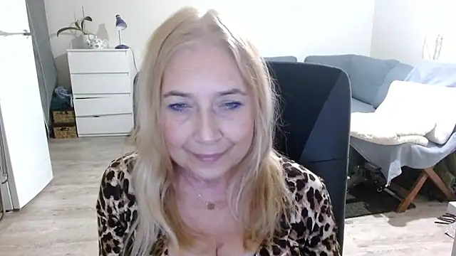 sofia xkiss online show from February 4, 2025, 3:36 pm