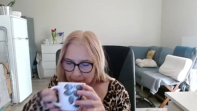 sofia xkiss online show from March 11, 2025, 10:51 am