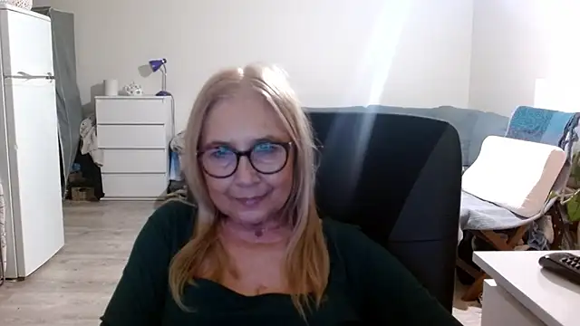 sofia xkiss online show from March 15, 2025, 5:48 pm