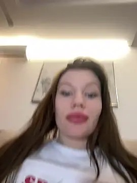 justmila online show from February 9, 2025, 10:32 pm