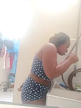 NicolVilla online show from December 21, 2025, 12:45 pm