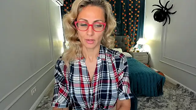 MuseOfStage online show from November 7, 2025, 11:32 am