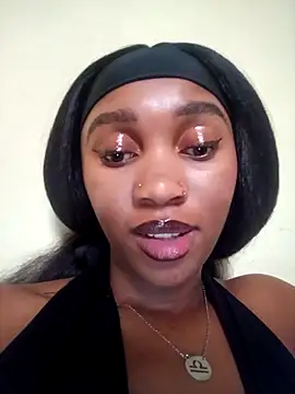 Shria107 online show from October 25, 2025, 2:35 pm