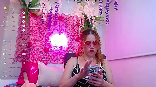 BLONDE SEXYHOT online show from March 18, 2025, 5:41 am