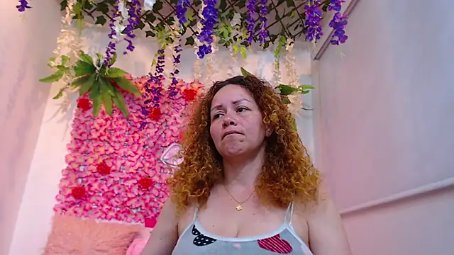 BLONDE SEXYHOT online show from December 21, 2025, 6:59 pm