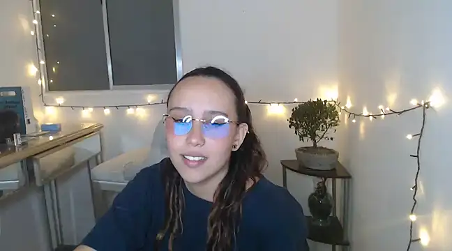 Skarlet Adams28 online show from January 30, 2025, 6:43 pm