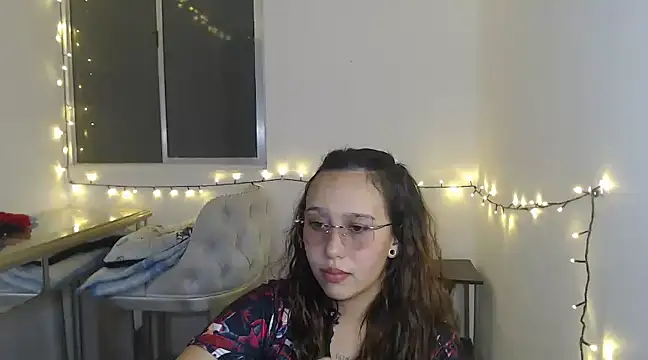 Skarlet Adams28 online show from February 3, 2025, 2:58 am