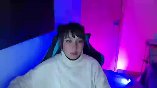 Skarlet Adams28 online show from April 23, 2026, 2:24 am