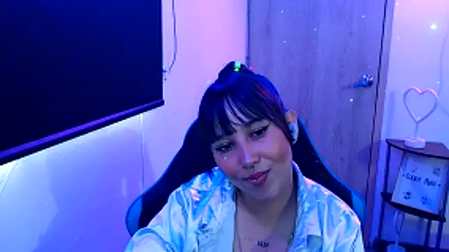 Snapshot of Skarlet_Adams28 chatting on May 20, 2026, 8:37 pm Skarlet Adams28 online show from May 20, 2026, 8:37 pm